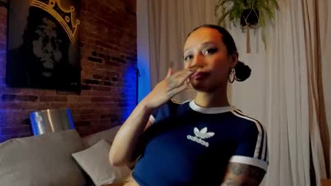 Snapshot of mydoc_lolac chatting on November 24, 9:03 pm Lola online show from November 24, 9:03 pm