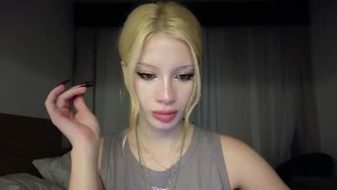 Snapshot of mydrool chatting on February 22, 10:30 pm mydrool online show from February 22, 10:30 pm