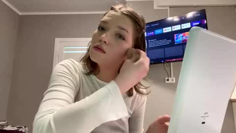 Snapshot of myeshapolitowski chatting on November 8, 5:23 pm Amlie online show from November 8, 5:23 pm