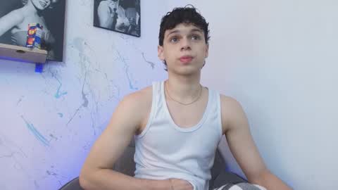 Snapshot of mykelcano chatting on February 22, 2:48 pm Mykel online show from February 22, 2:48 pm