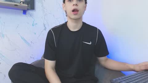 Snapshot of mykelcano chatting on February 23, 2:14 pm Mykel online show from February 23, 2:14 pm