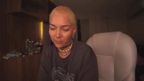 Snapshot of mykinkybunny chatting on February 15, 12:37 am jacke BUNNY online show from February 15, 12:37 am