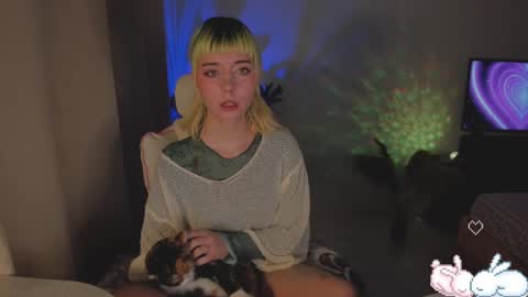 MylaFlores online show from December 25, 12:05 am