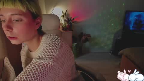 MylaFlores online show from December 28, 7:33 am