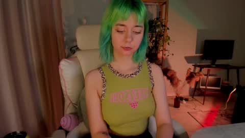 MylaFlores online show from October 12, 3:38 am