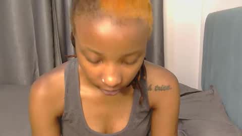 myline_ online show from April 12, 3:44 am