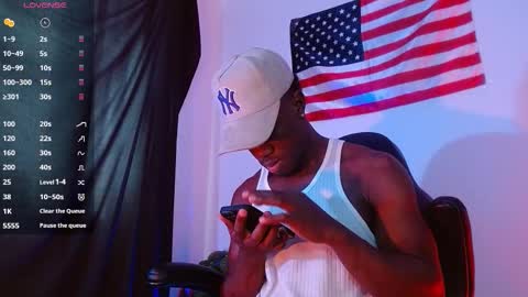 Mylo Wallace  online show from October 13, 7:14 pm