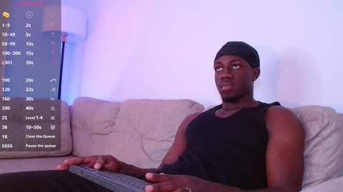 Mylo Wallace  online show from February 14, 9:00 pm