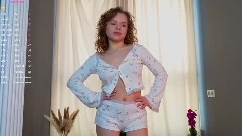 Monique with Curls online show from April 8, 6:13 am