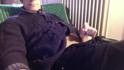 Bi sexy guy lovense hush is on private is open or password show tip if you like. online show from February 6, 3:31 pm