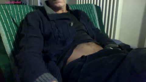 Snapshot of mynakedbeach chatting on November 17, 6:19 am Bi sexy guy lovense hush is on private is open or password show tip if you like. online show from November 17, 6:19 am