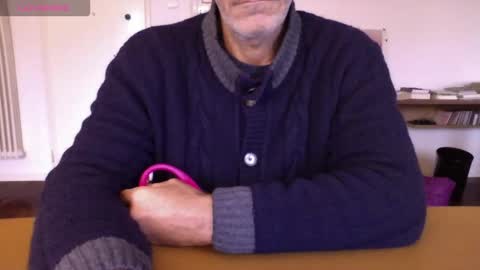 Snapshot of mynakedbeach chatting on December 5, 7:39 am Bi sexy guy lovense hush is on private is open or password show tip if you like. online show from December 5, 7:39 am