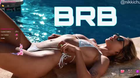 mynameisnikki_ online show from December 21, 6:31 am