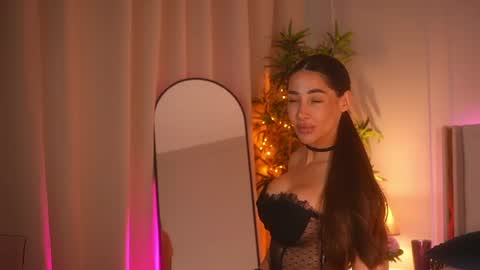 Snapshot of myriamfox_ chatting on June 27, 4:50 am Miryam online show from June 27, 4:50 am