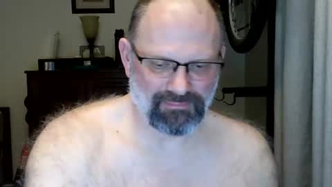 Just hanging out - No pressure online show from April 11, 5:23 am