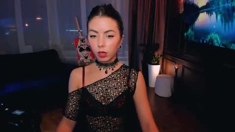 Snapshot of mysstica chatting on May 1, 12:37 am Maria online show from May 1, 12:37 am