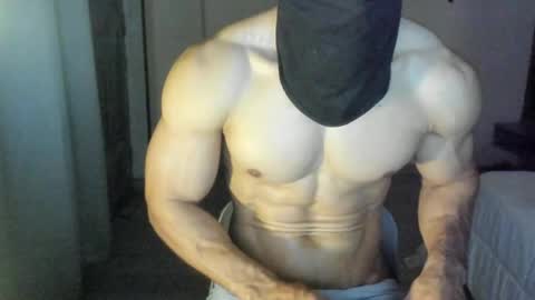 mysterious_muscles online show from April 13, 11:32 pm