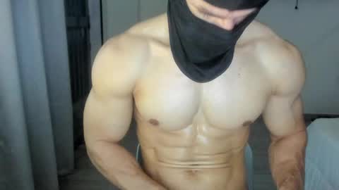 mysterious_muscles online show from April 14, 11:00 pm