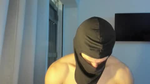 Snapshot of mysterious_muscles chatting on May 14, 4:25 pm mysterious_muscles online show from May 14, 4:25 pm