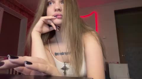 Snapshot of mysterious_wink chatting on November 28, 5:15 pm mysterious_wink online show from November 28, 5:15 pm