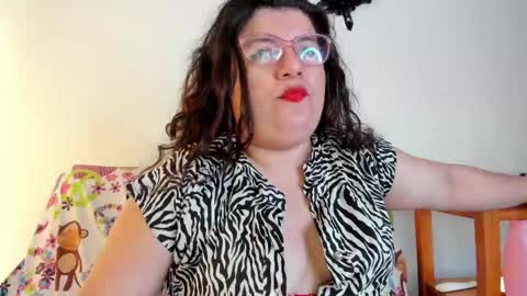 Snapshot of mystery_psique chatting on November 12, 7:03 pm mystery_psique online show from November 12, 7:03 pm