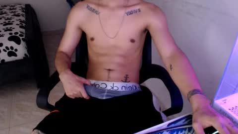 Snapshot of mysteryboy_thin16 chatting on December 11, 9:12 pm mysteryboy_thin16 online show from December 11, 9:12 pm