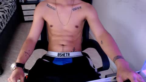 Snapshot of mysteryboy_thin16 chatting on February 11, 7:38 pm mysteryboy_thin16 online show from February 11, 7:38 pm