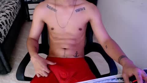 Snapshot of mysteryboy_thin16 chatting on February 13, 8:45 pm mysteryboy_thin16 online show from February 13, 8:45 pm