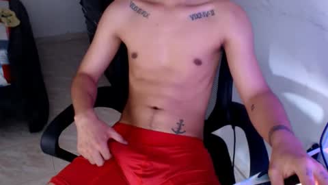 Snapshot of mysteryboy_thin16 chatting on March 2, 12:54 pm mysteryboy_thin16 online show from March 2, 12:54 pm