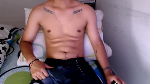 Snapshot of mysteryboy_thin16 chatting on September 28, 8:58 pm mysteryboy_thin16 online show from September 28, 8:58 pm