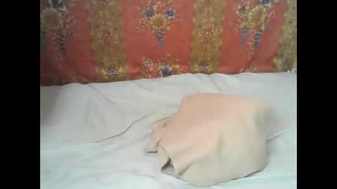 Snapshot of mystic_linna chatting on March 11, 5:35 am mystic_linna online show from March 11, 5:35 am