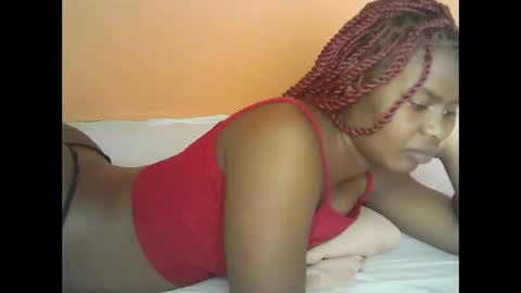 Snapshot of mystic_linna chatting on April 7, 6:36 am mystic_linna online show from April 7, 6:36 am