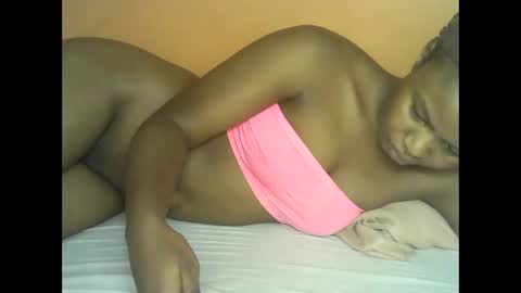 Snapshot of mystic_linna chatting on April 13, 4:29 am mystic_linna online show from April 13, 4:29 am