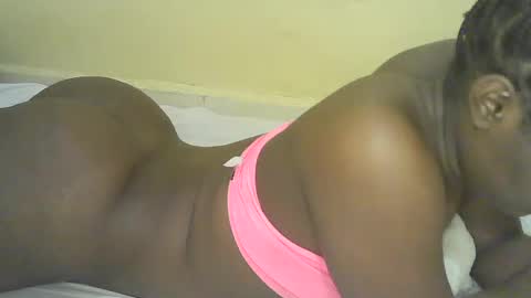 Snapshot of mystic_linna chatting on June 14, 4:03 am mystic_linna online show from June 14, 4:03 am