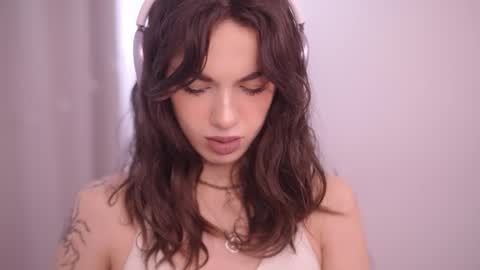 Snapshot of mystica_ chatting on October 9, 10:02 am MILLI online show from October 9, 10:02 am