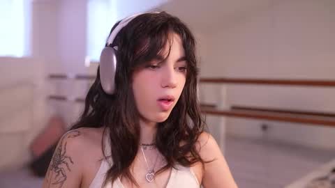 Snapshot of mystica_ chatting on October 10, 8:57 am MILLI online show from October 10, 8:57 am