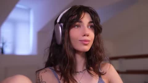 Snapshot of mystica_ chatting on October 15, 7:41 am MILLI online show from October 15, 7:41 am