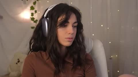 Snapshot of mystica_ chatting on October 28, 10:08 am MILLI online show from October 28, 10:08 am