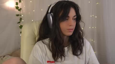 Snapshot of mystica_ chatting on October 29, 8:27 am MILLI online show from October 29, 8:27 am