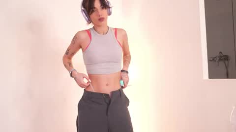 Snapshot of mystica_ chatting on November 1, 11:34 am MILLI online show from November 1, 11:34 am