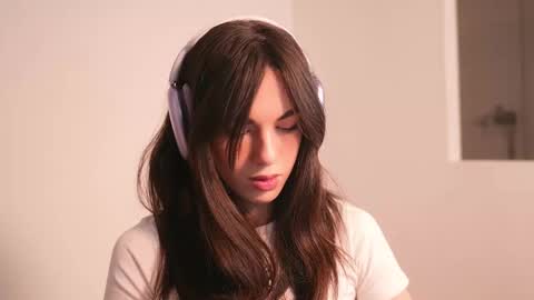 Snapshot of mystica_ chatting on November 3, 12:17 pm MILLI online show from November 3, 12:17 pm