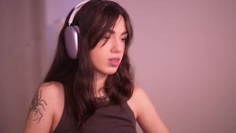 Snapshot of mystica_ chatting on November 5, 12:16 pm MILLI online show from November 5, 12:16 pm