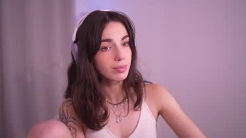 Snapshot of mystica_ chatting on November 15, 11:18 am MILLI online show from November 15, 11:18 am