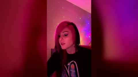 Snapshot of mystical_divinity chatting on July 19, 10:46 pm mystical_divinity online show from July 19, 10:46 pm