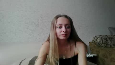 Snapshot of mysticglimmer chatting on October 14, 9:54 am Anika online show from October 14, 9:54 am