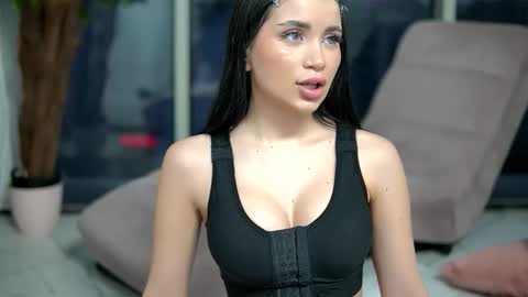 mysticlayla online show from March 13, 4:19 am