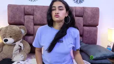 mysticliah online show from November 12, 12:05 pm