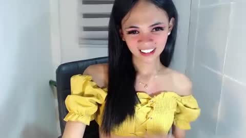 Snapshot of mysticofcum22 chatting on December 29, 9:39 am Krestine online show from December 29, 9:39 am