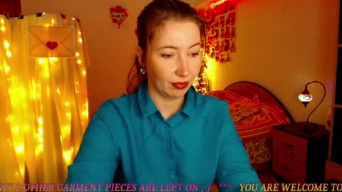 Snapshot of mystydew chatting on February 8, 11:55 am MystyDew online show from February 8, 11:55 am