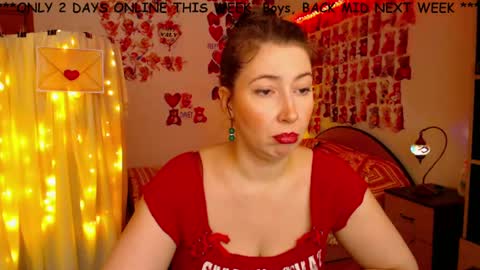 Snapshot of mystydew chatting on February 11, 12:27 pm MystyDew online show from February 11, 12:27 pm